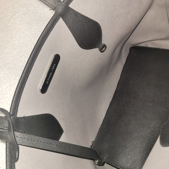 Minimalist Michael Kors Eva Coated Tote Handbag - Picture 9 of 14